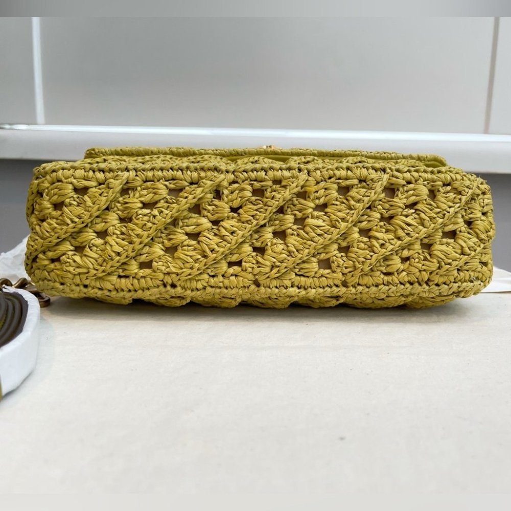 🔥HP🔥NeW! Rare! Tory Burch Crochet Small Flap Shoulder Bag - Picture 13 of 17